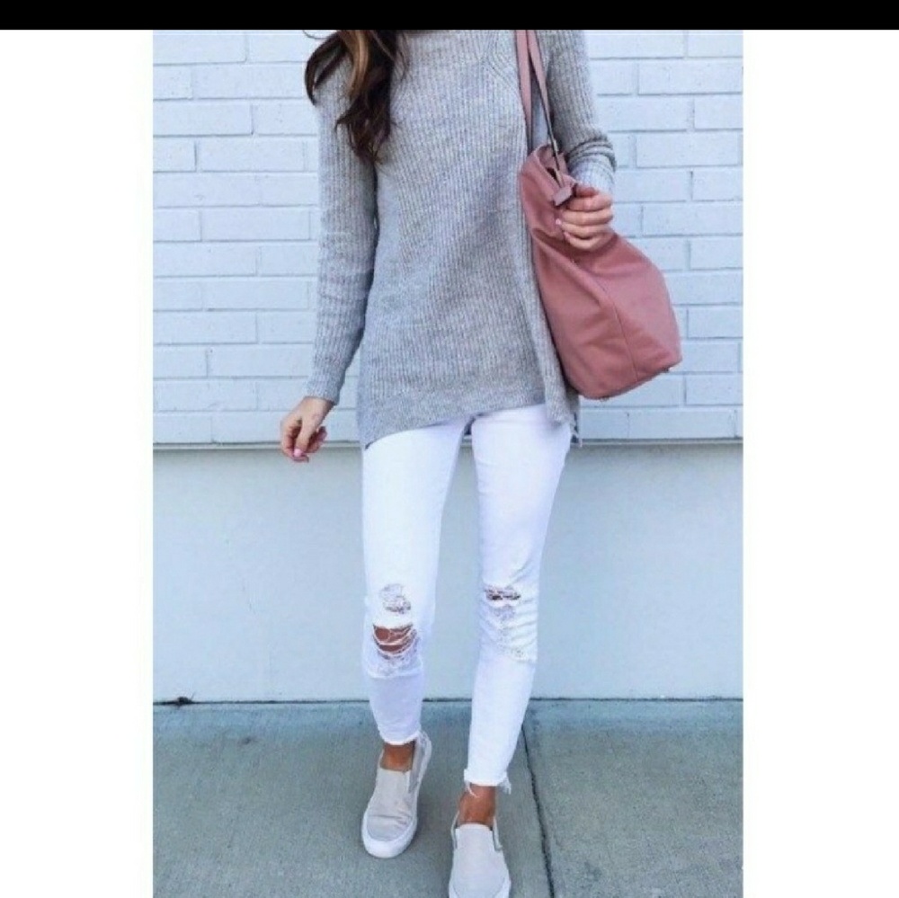 BOUTIQUE distressed white skinny jeans
